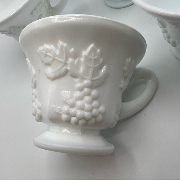 Indiana Colony Harvest Grapes Milk Glass Punch Tea Cups Vtg Set Of 5 Likenew - Picture 4 of 6